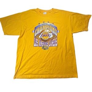 Vintage 2002 Los Angeles Lakers NBA Champions T Shirt Yellow Mens XL Kobe Y2K